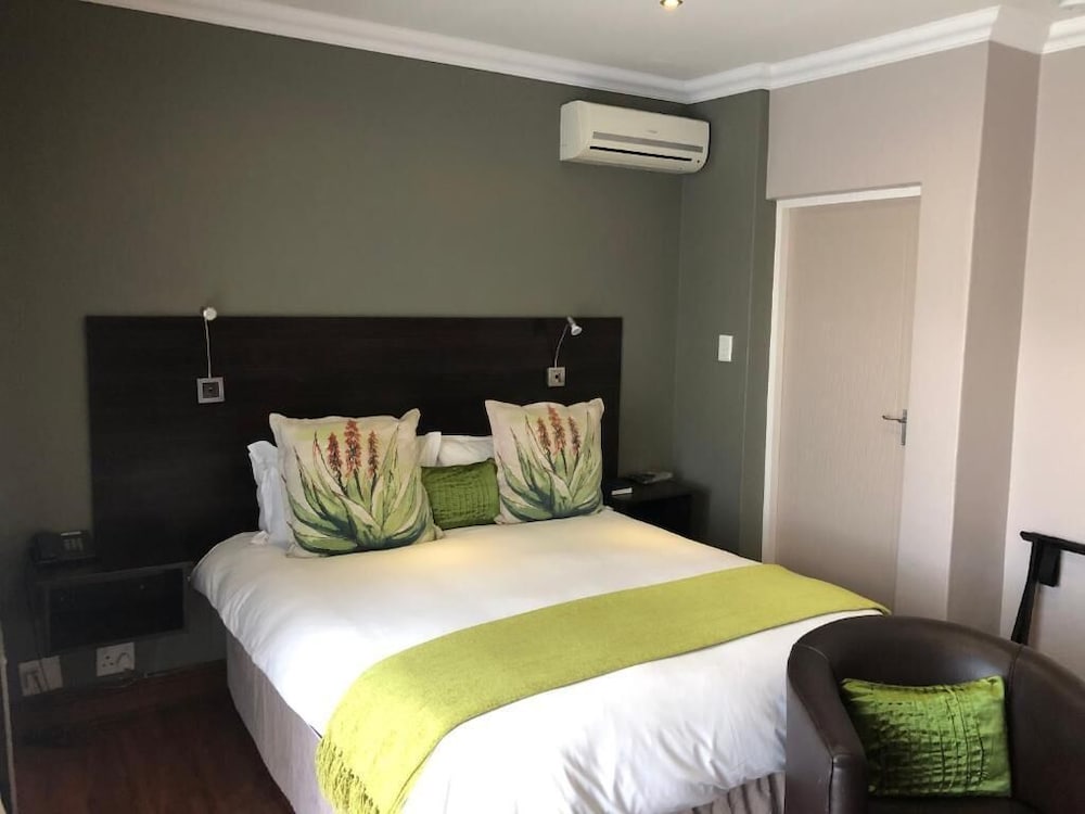 314 on Clark Guest House 21/76