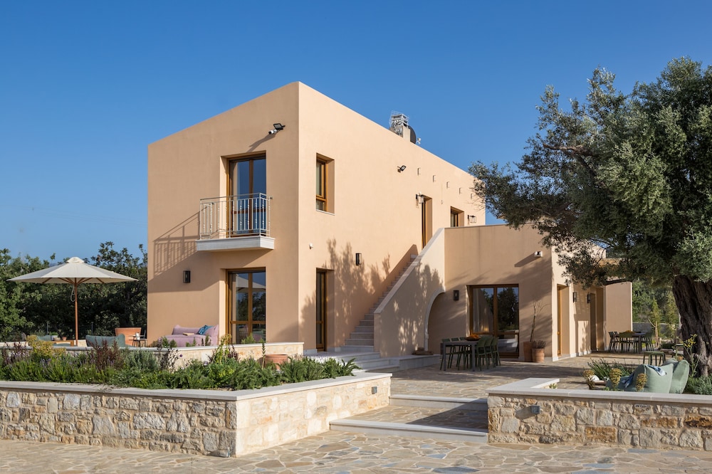 Kapsaliana Village Hotel 6/50