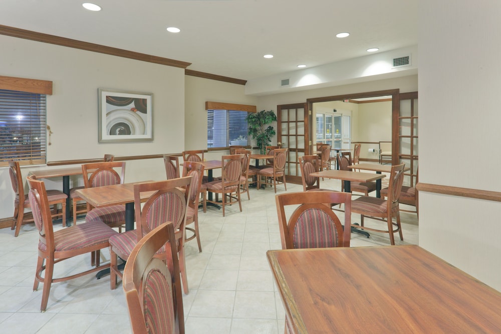 Holiday Inn Express Evansville - West 43/49