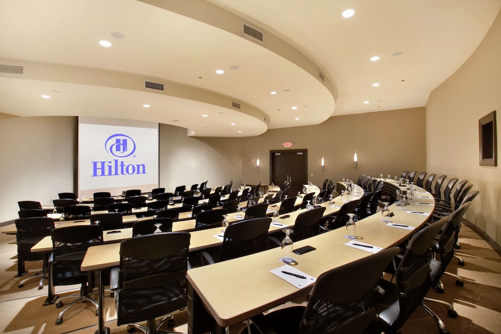 Hilton Orrington / Evanston 60/74