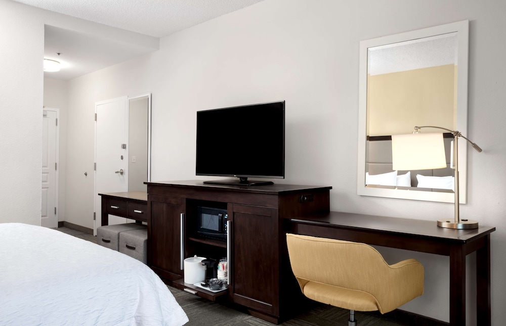 Hampton Inn By Hilton Hallandale Beach Aventura 34/37