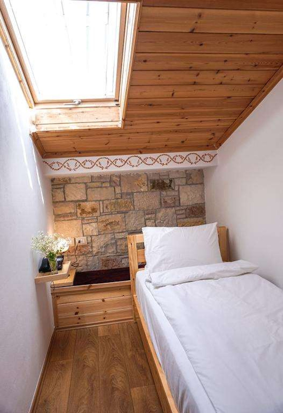 Argjiro Hotel 9/48