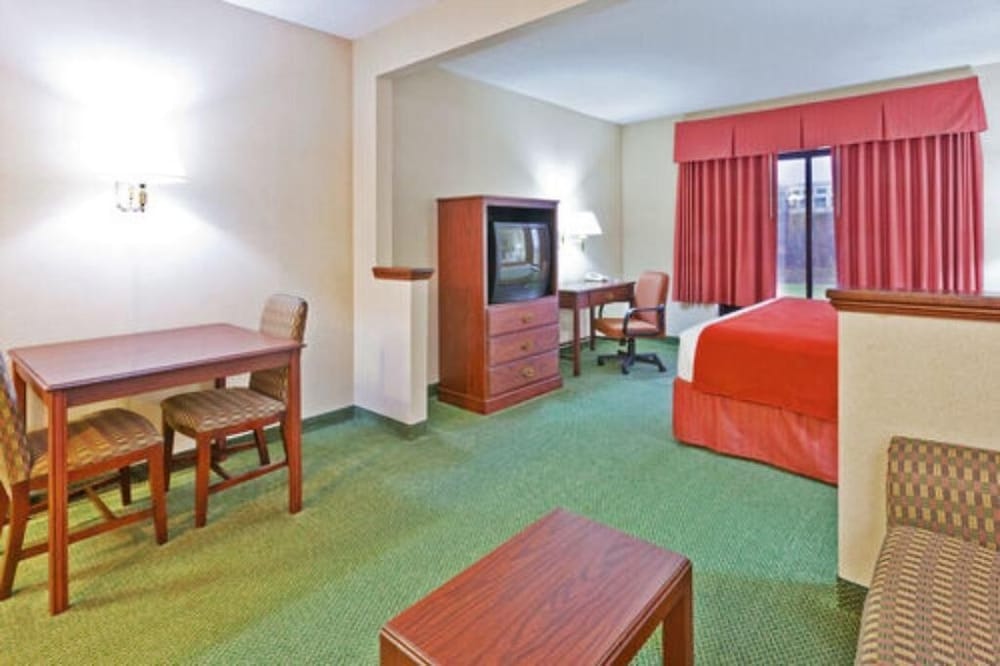 Auburn Place Hotel &amp; Suites - Paducah 19/26