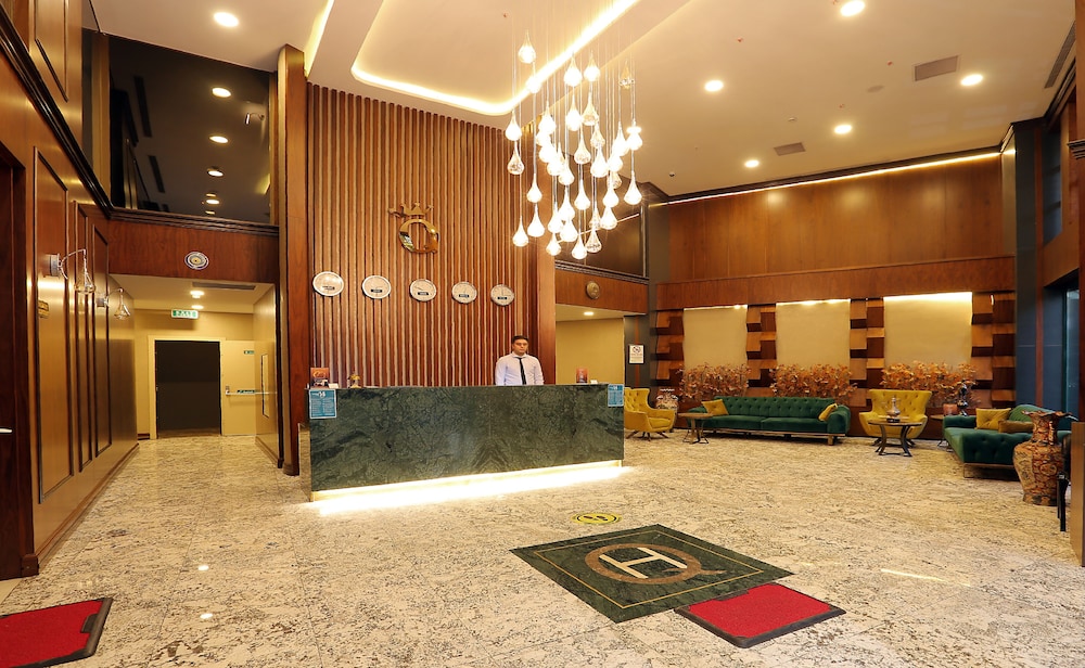 Q Hotel 2/34