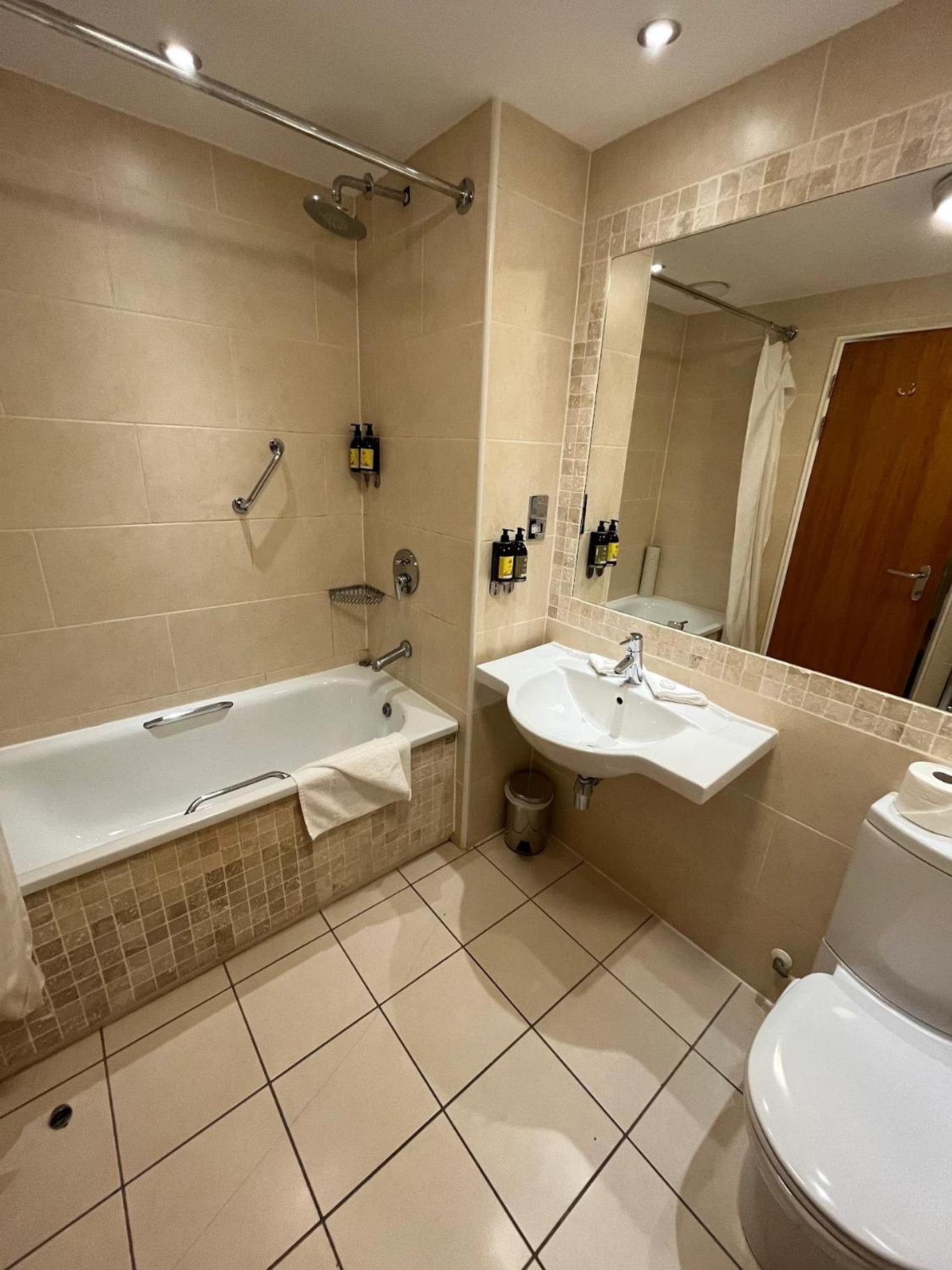 غرفة قياسية ثلاثية، Headfort Arms Hotel 4/4