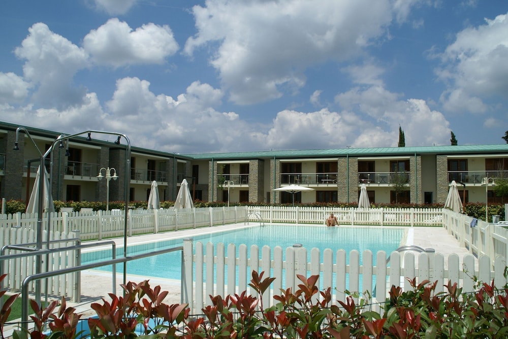 Chianti Village Morrocco 15/83