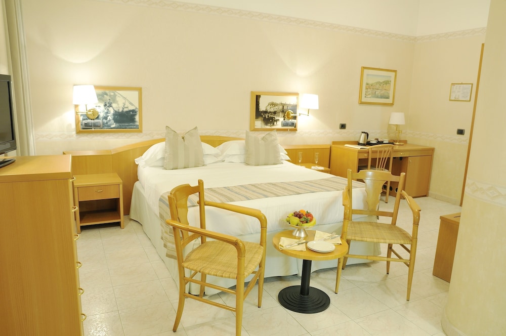Hotel Monte Rosa 11/30