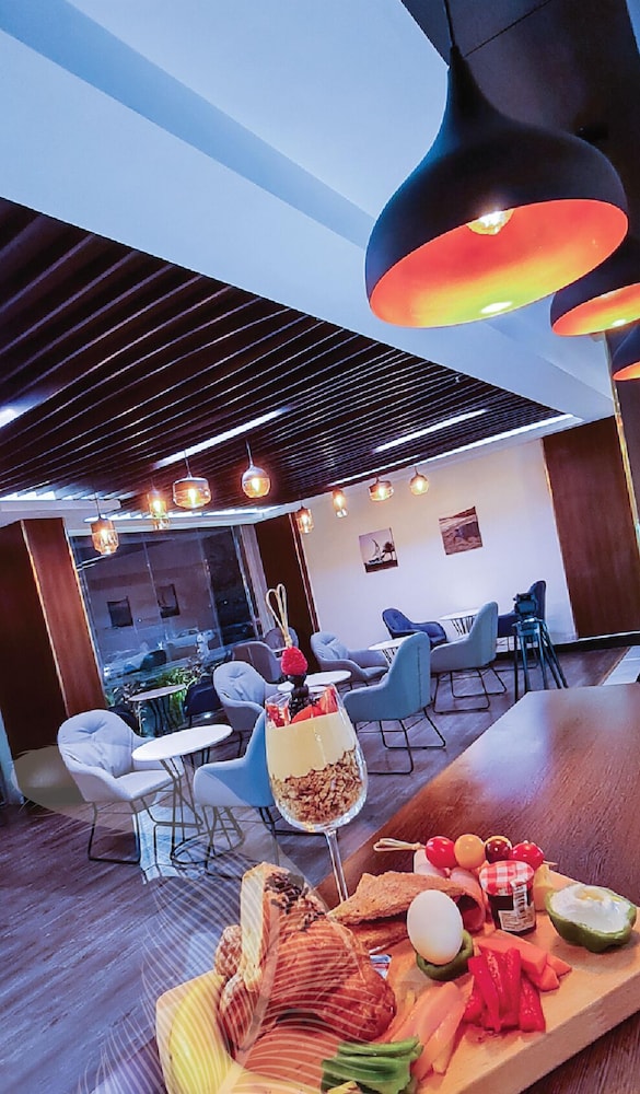 Signature Guest Hotel 35/50