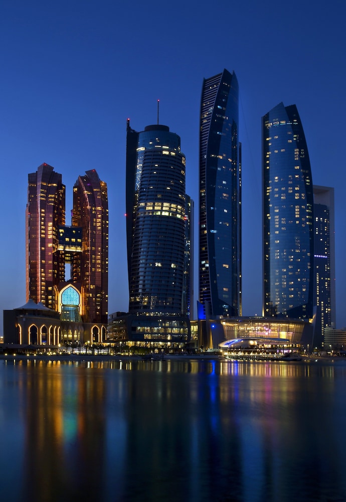 Bab Al Qasr Hotel 70/73