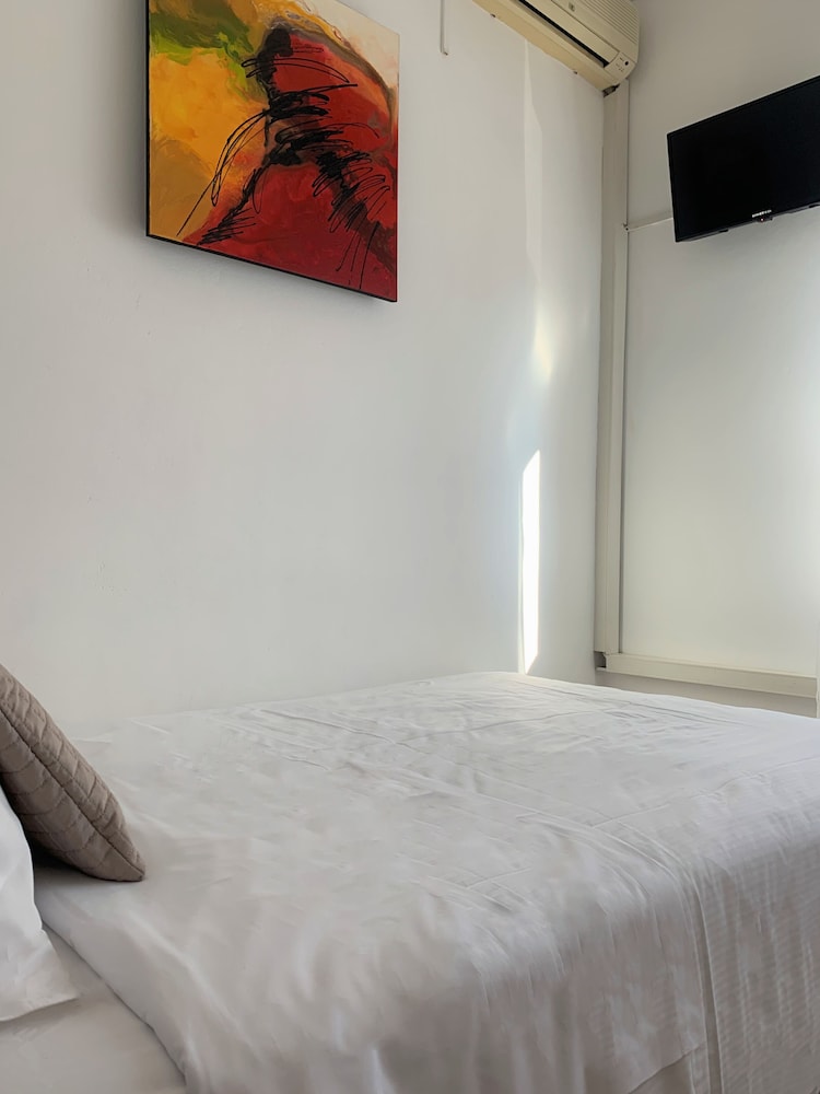 Albergo Moderno 5/33
