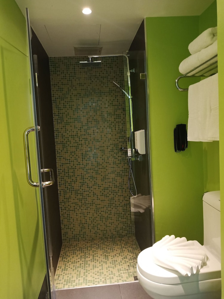 Bizotel Premier Hotel & Residence 40/41