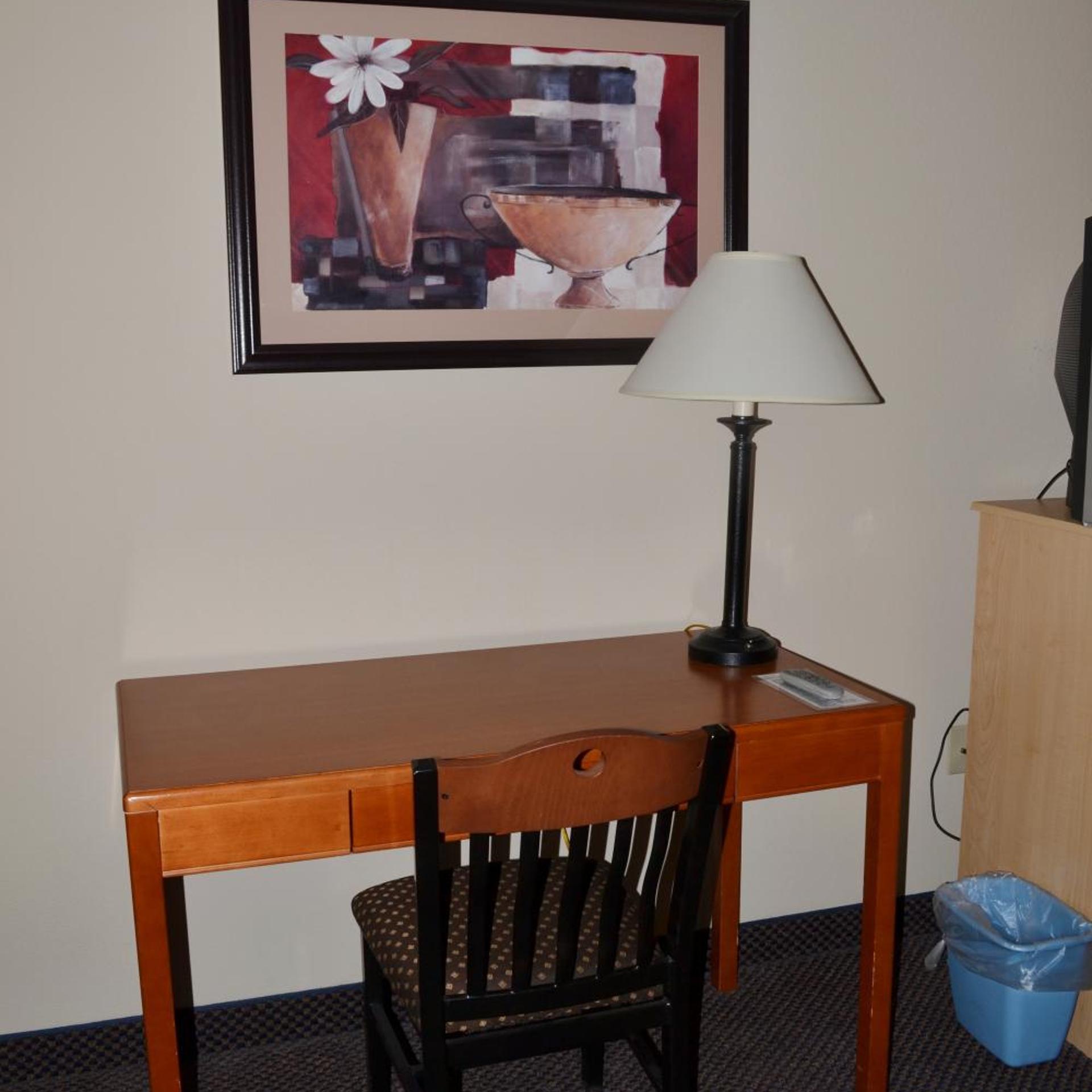 Paola Inn And Suites 29/47