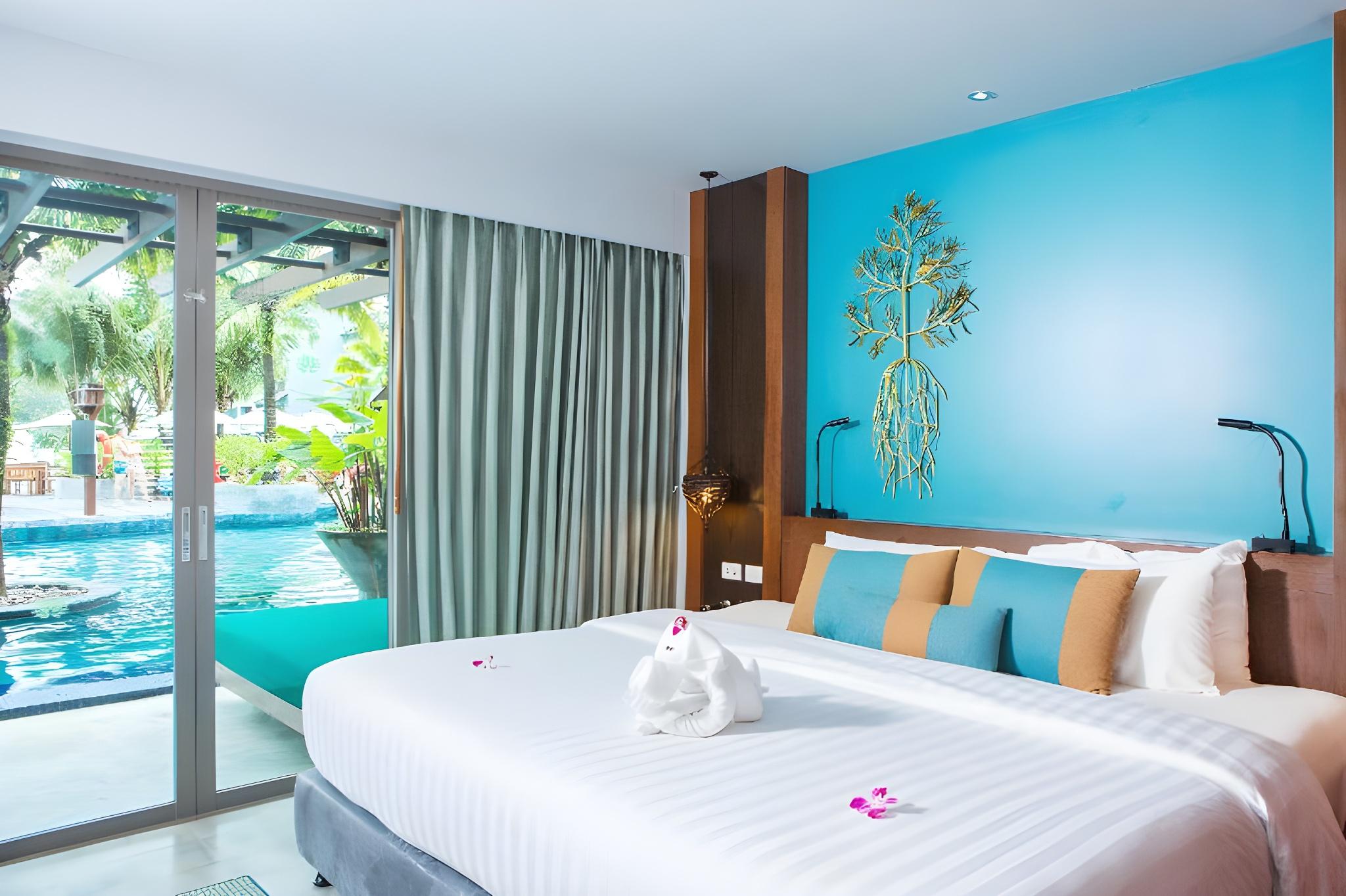 Deluxe, Suite, Double or Twin Bed, Pool Access