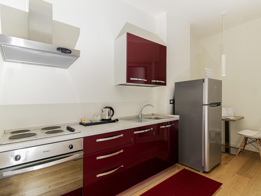 MERCURE MILANO SOLARI 75/75