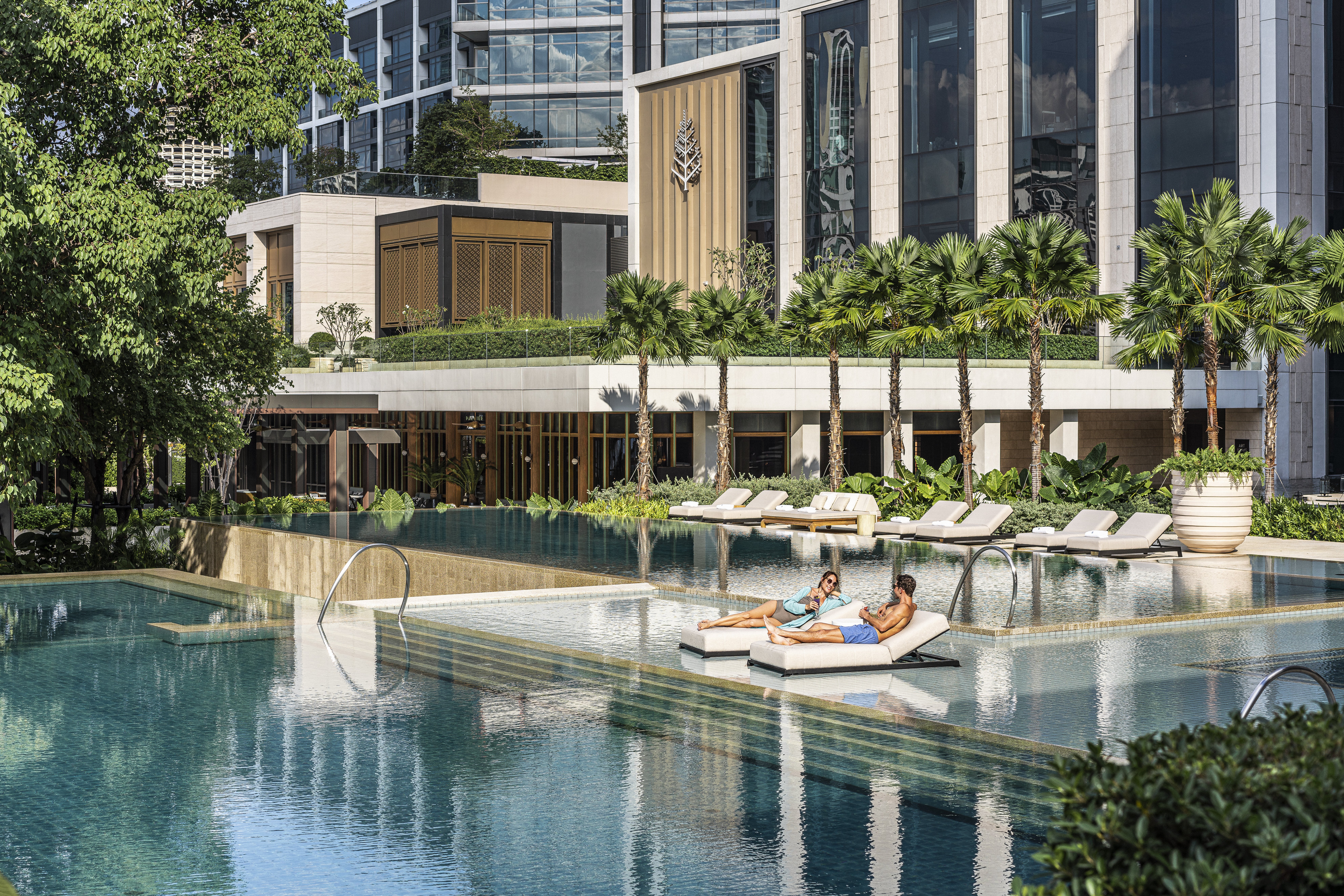 Four Seasons Hotel Bangkok at Chao Phraya River 32/35