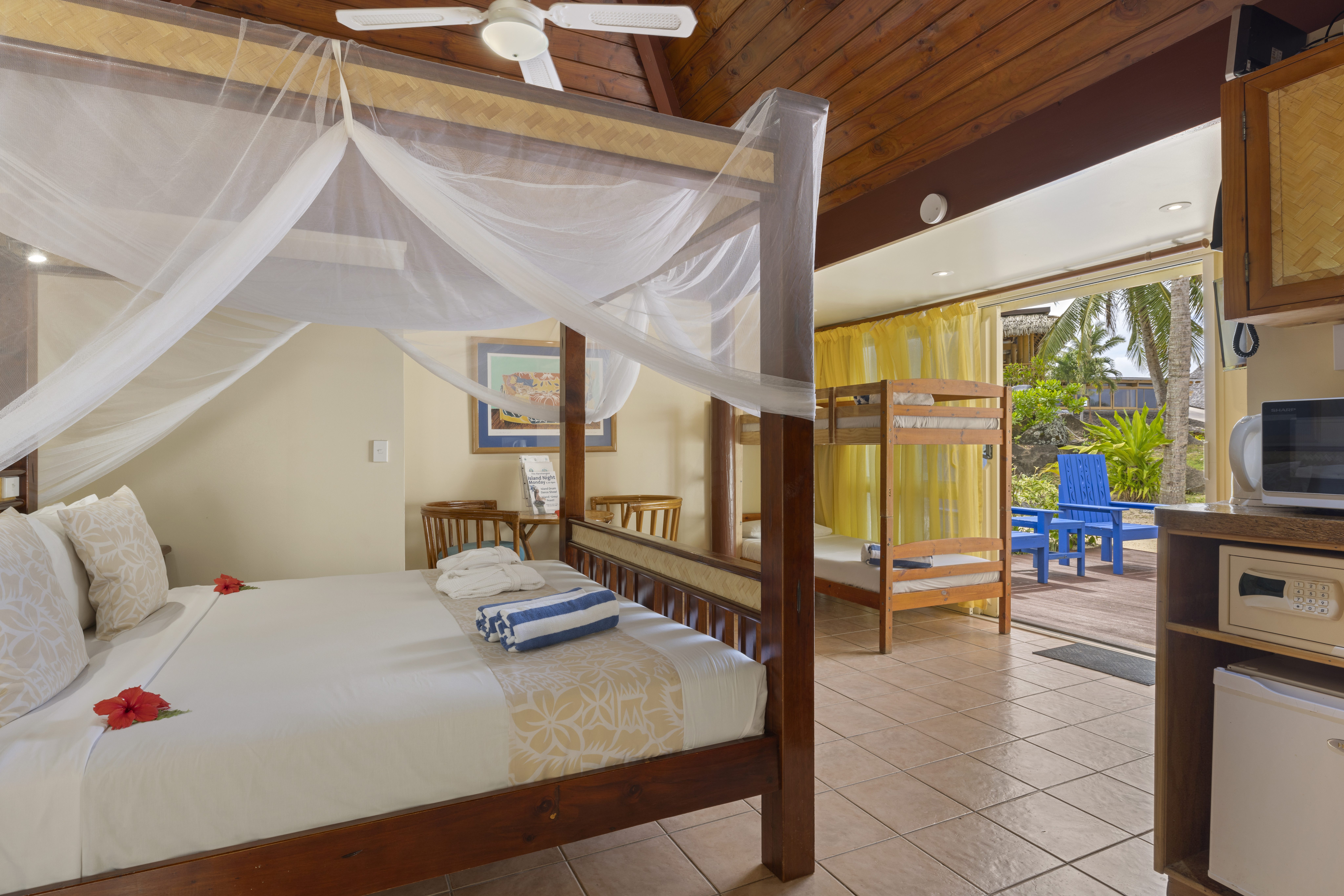 Deluxe Beachside Suite