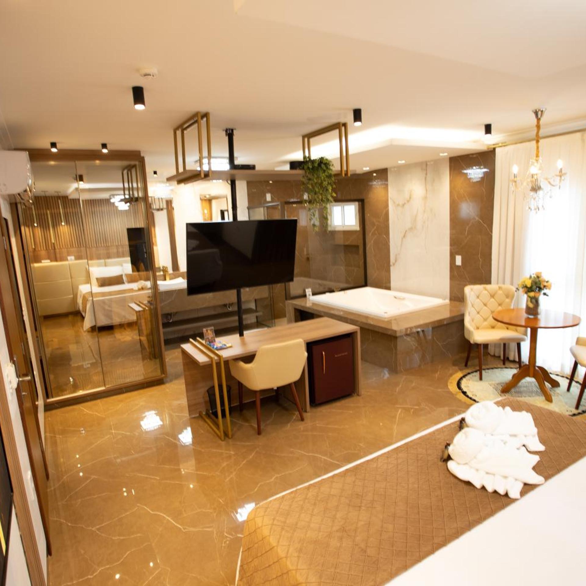 Ellus Hotel 30/50