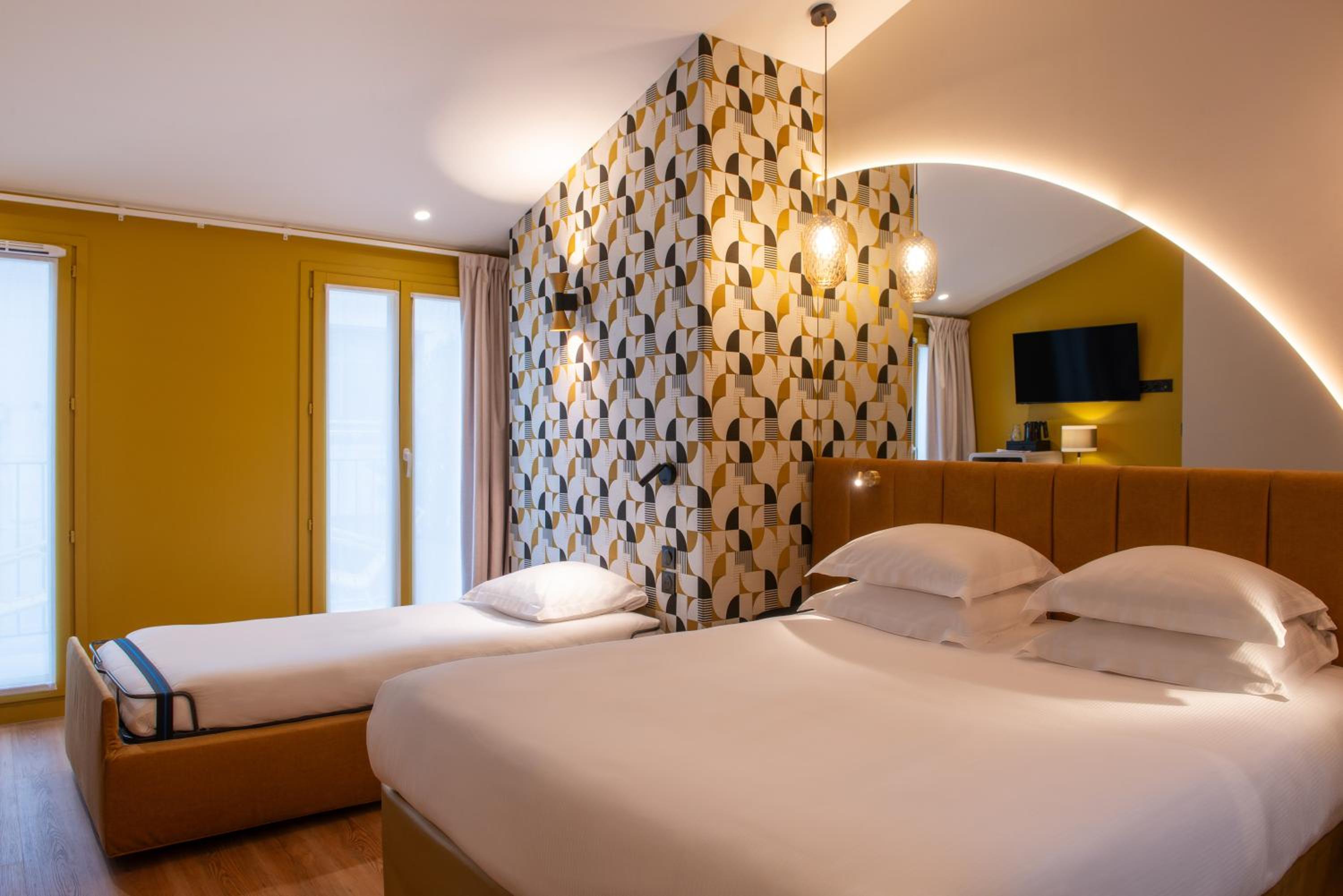 ROOM, TRIPLE