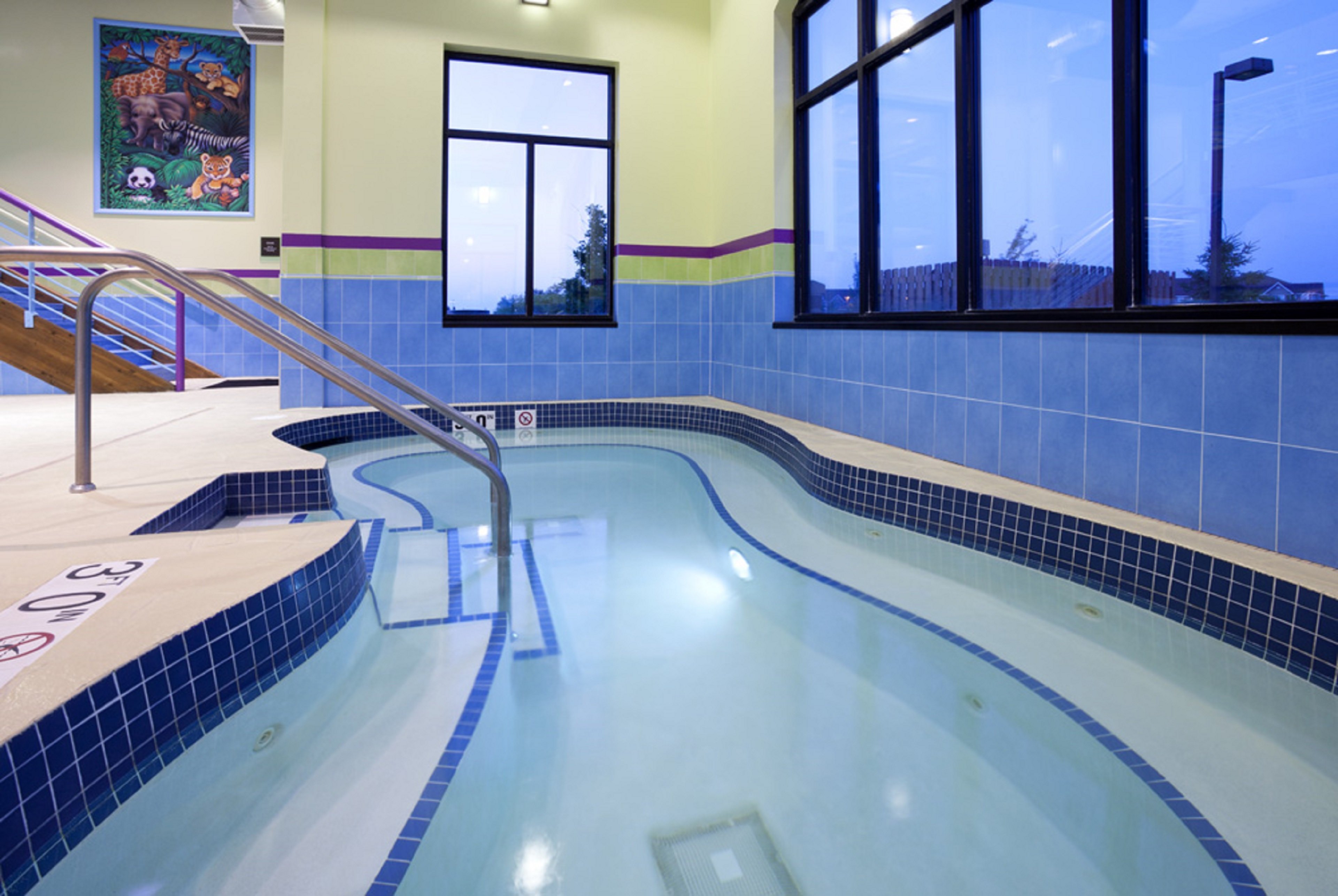 Holiday Inn Express Hotel Suites Rogers 22/51