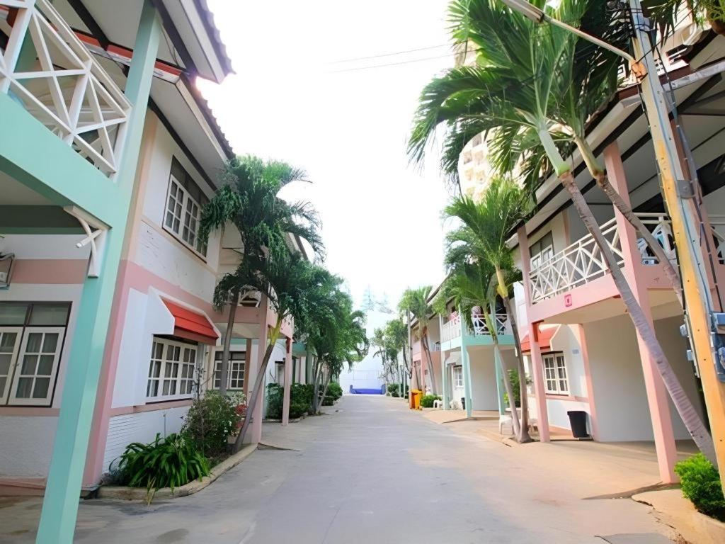THE PAISIRI HOTEL 42/47