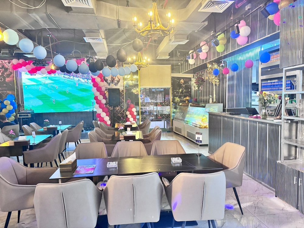 restaurant cafeteria