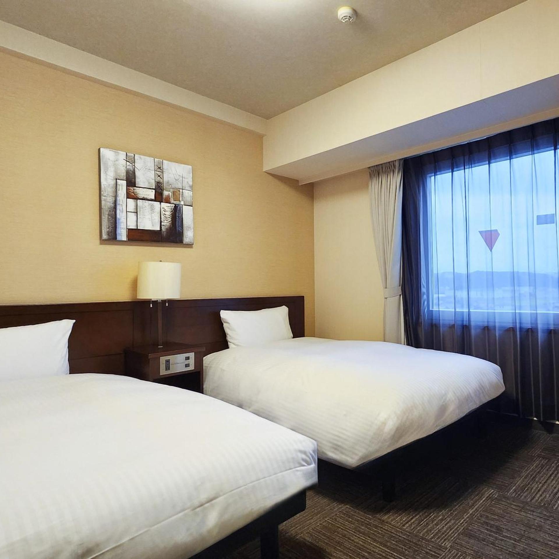 Standard, Twin Beds