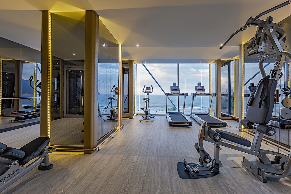Le Sands Oceanfront Da Nang Hotel 24/50