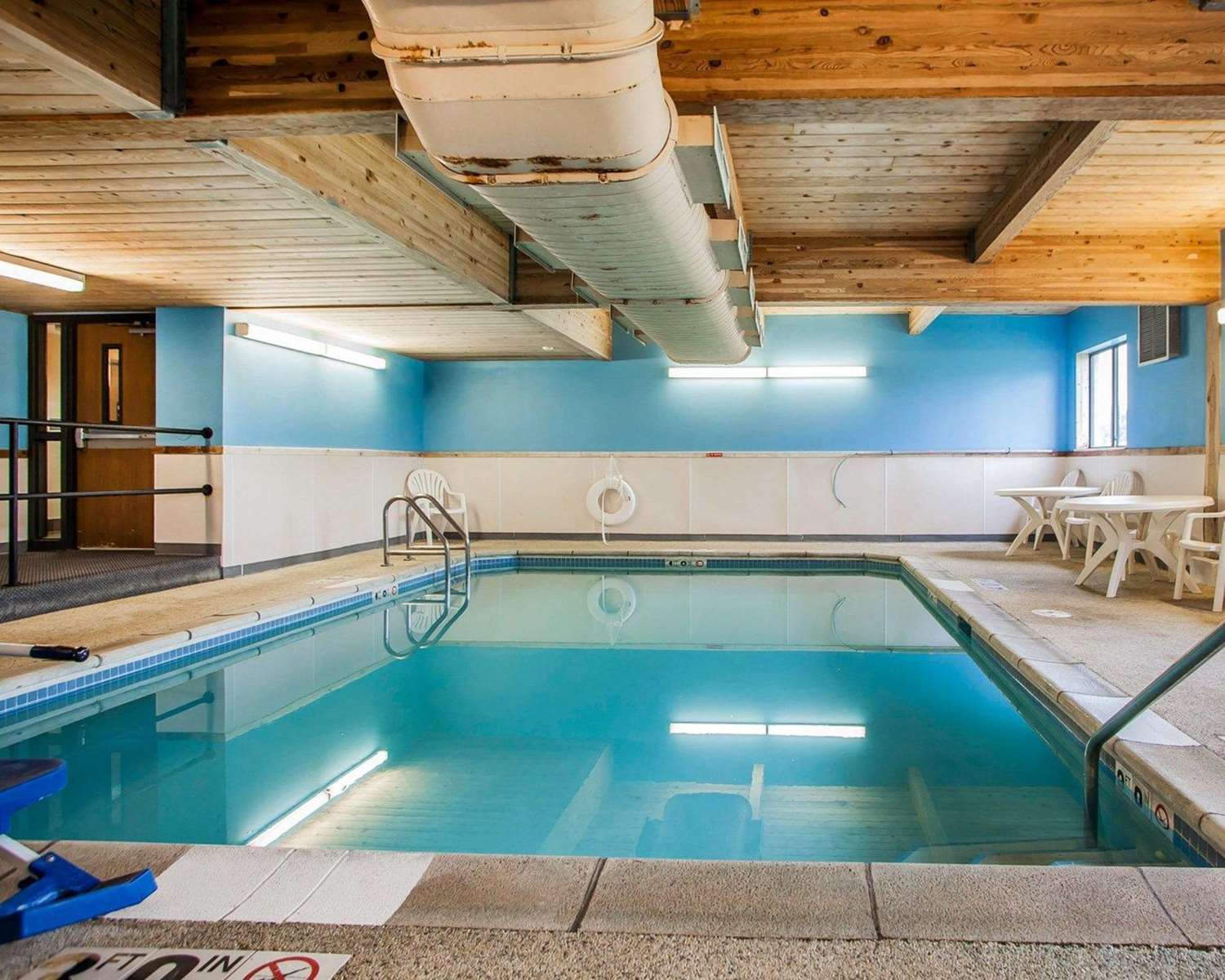swimming pool spa