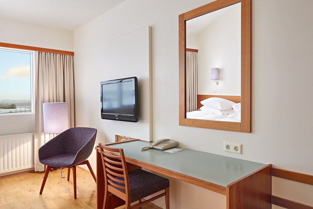 Herad - Berjaya Iceland Hotels (ex Icelandair Hotel) 41/44