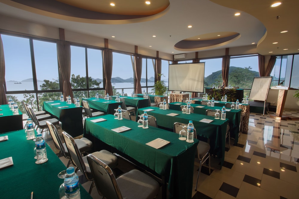Bintang Flores Hotel 52/65