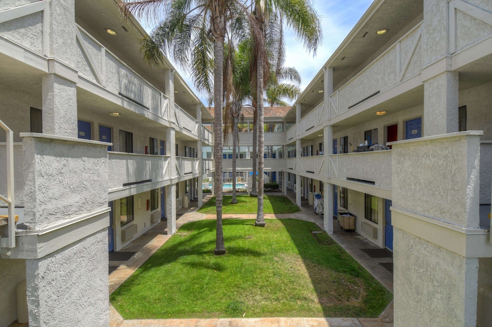 Motel6 Chula Vista, CA - San Diego 47/51