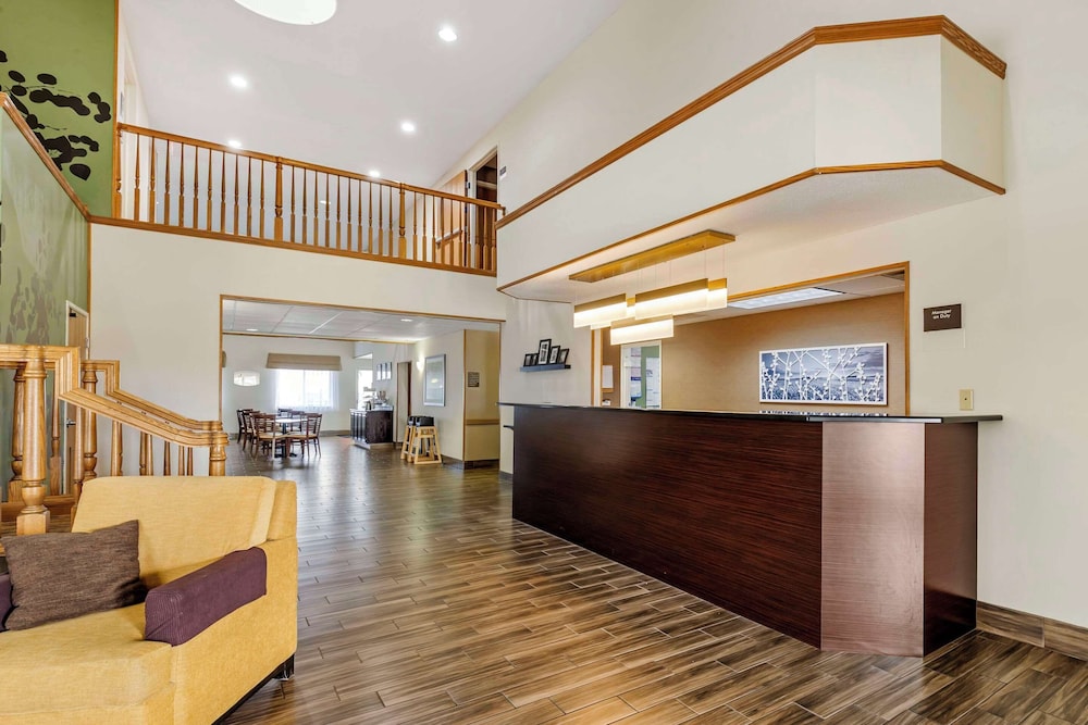 Sleep Inn & Suites Charles City 5/54