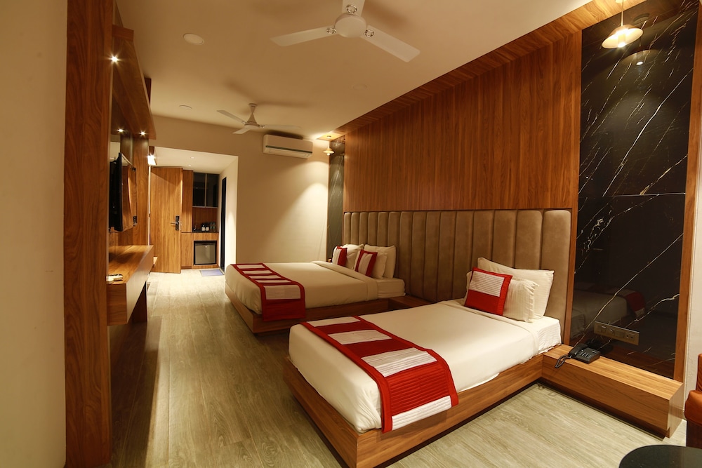 Hotel Rock Regency 12/55