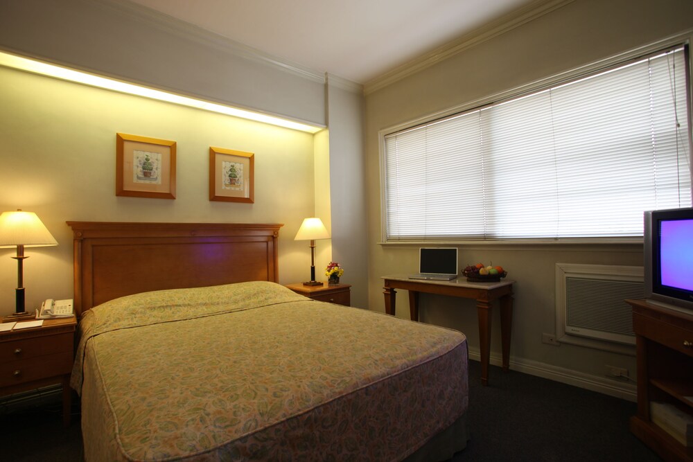Sunny Bay Suites 7/33
