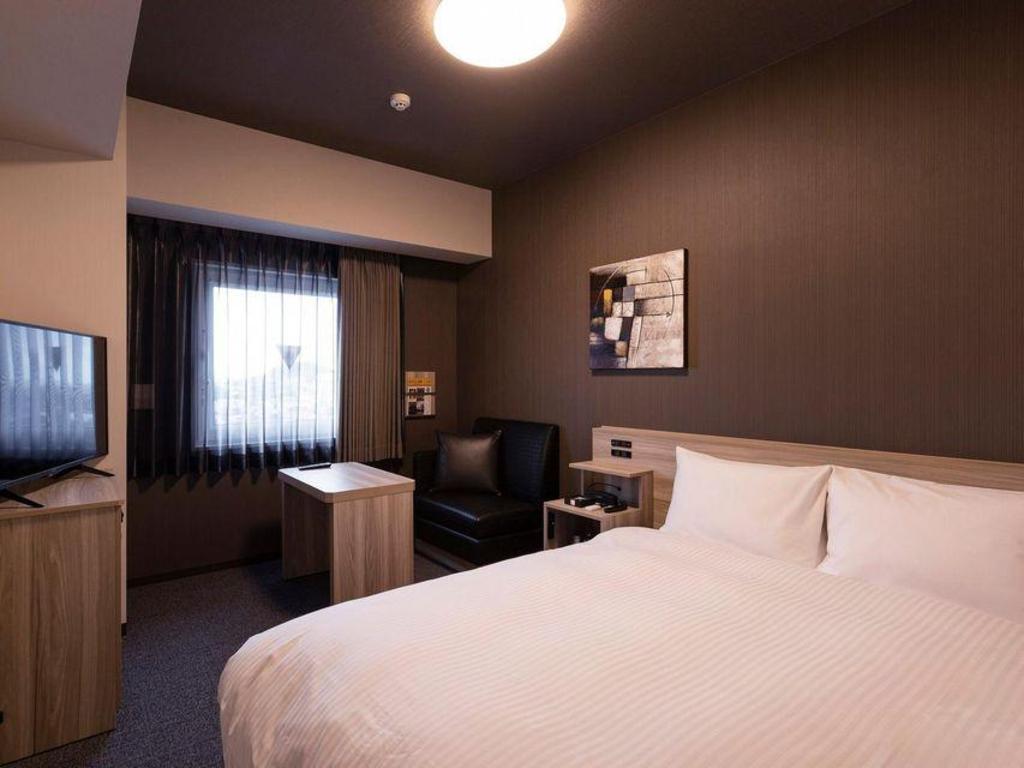 Semi Room, Double Bed