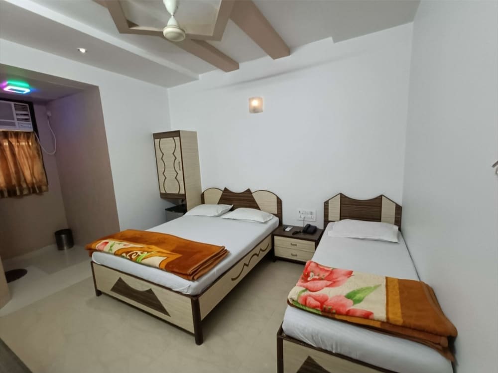 Hotel Broadway Colaba Mumbai 11/50