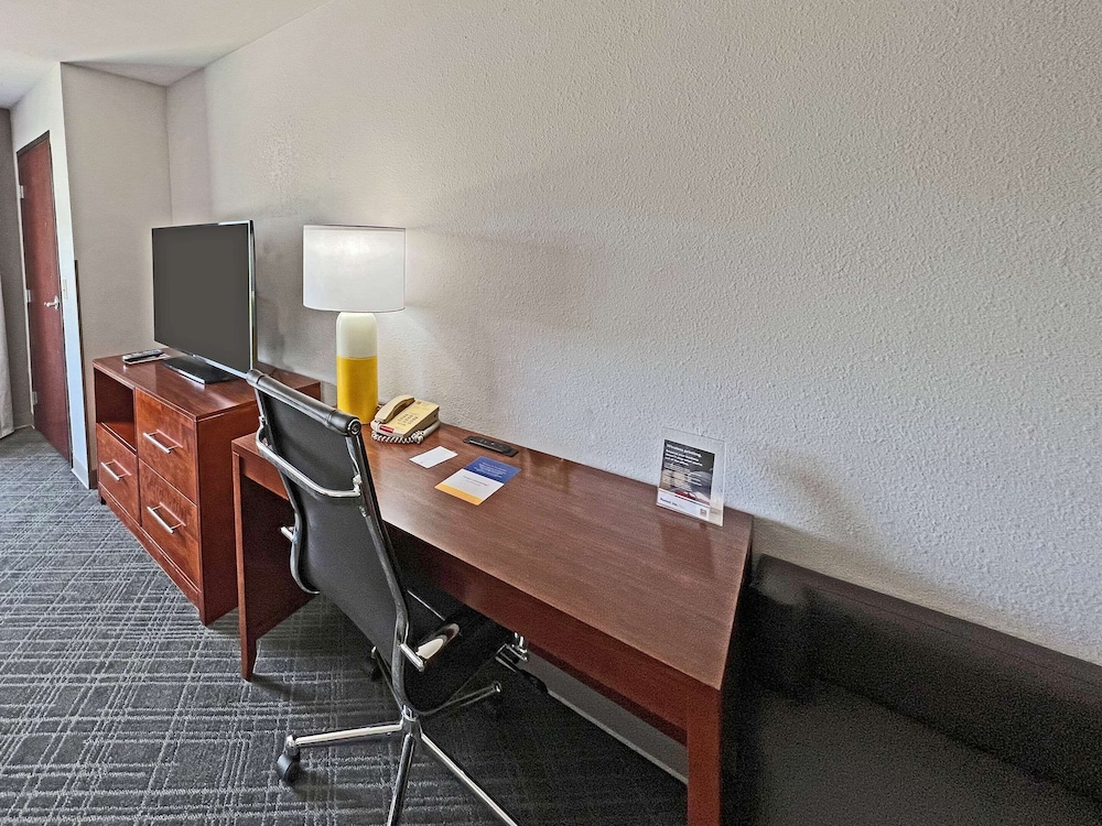 Comfort Suites Jackson Cape Girardeau 57/63