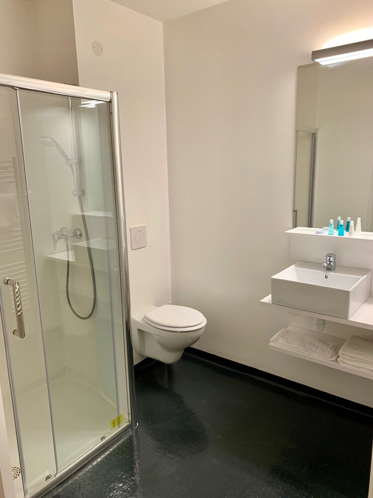 Brit Hotel Bordeaux Arena 49/50