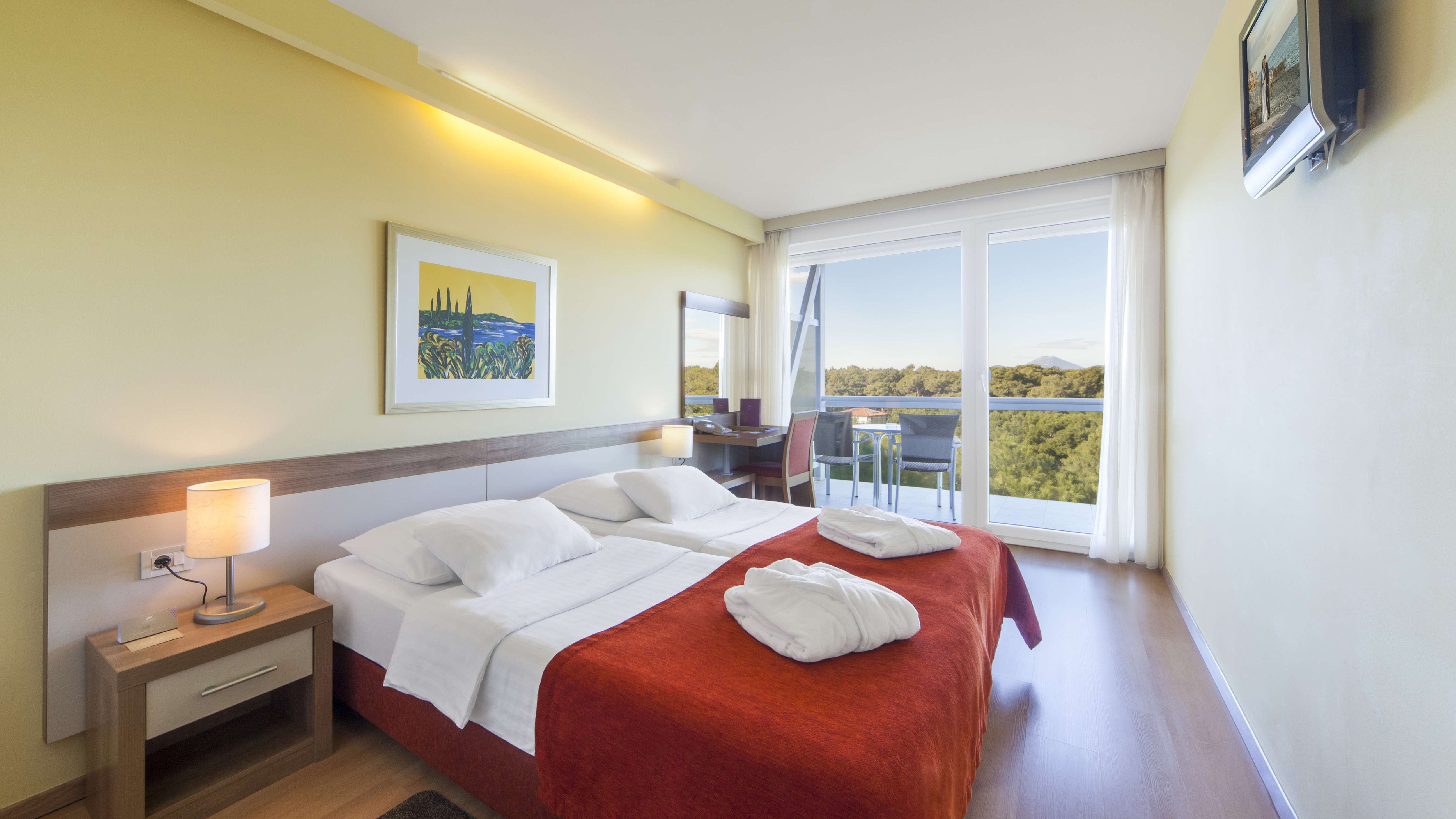 Room, Double Bed, Lateral Side Sea View