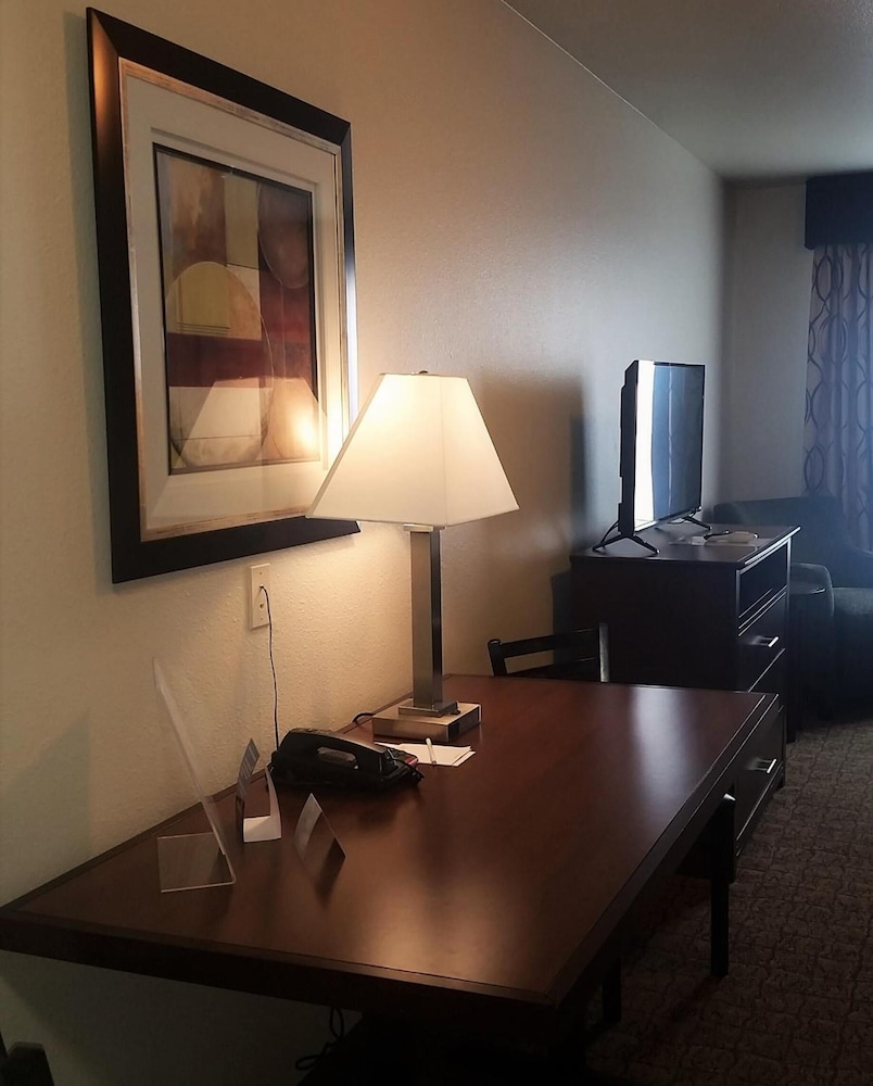 Ledgestone Hotel Elko 18/50