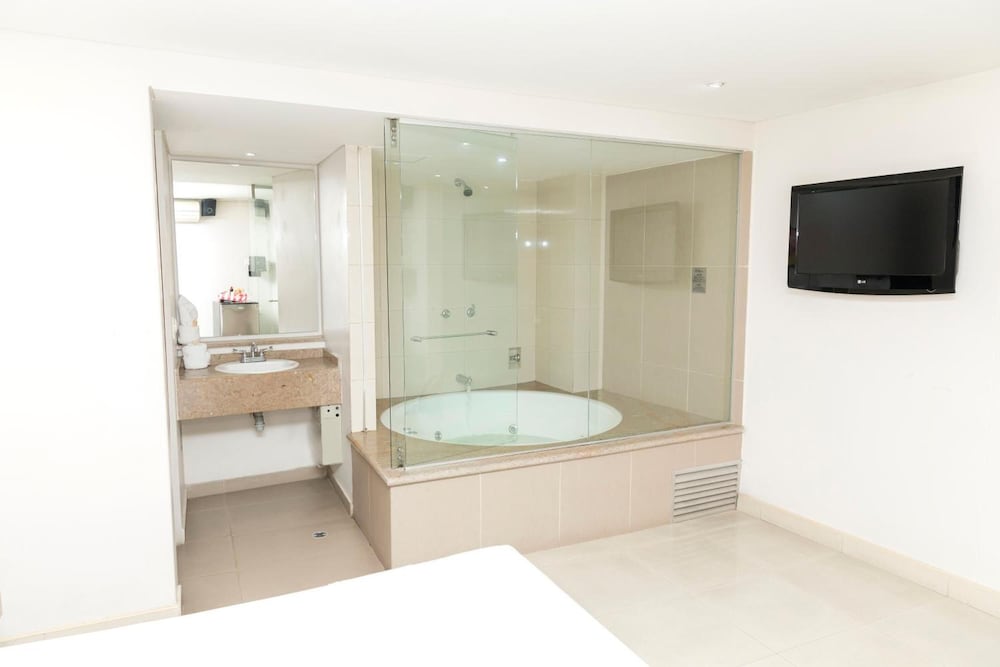 Hotel Romanza 45/45