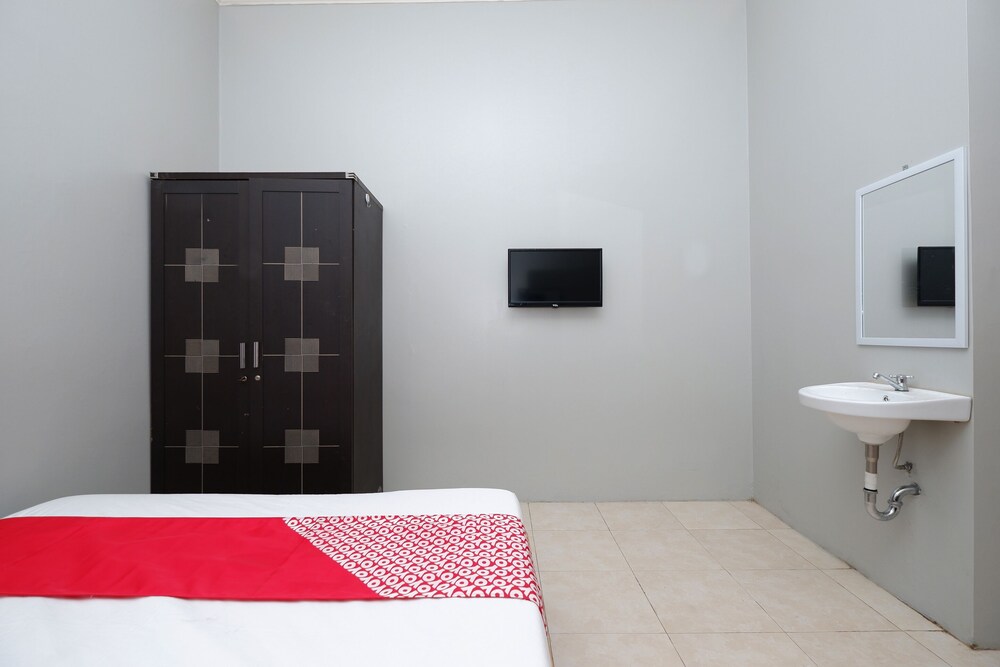 OYO 2737 D'Kost 28/37