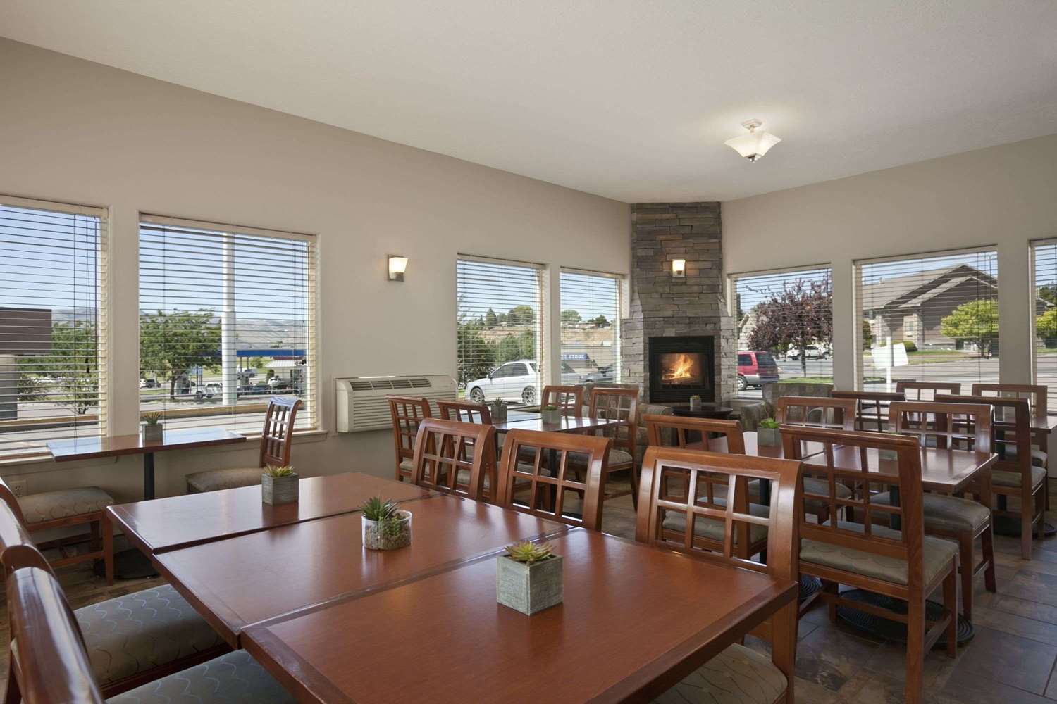 Super 8 by Wyndham Pocatello 17/25