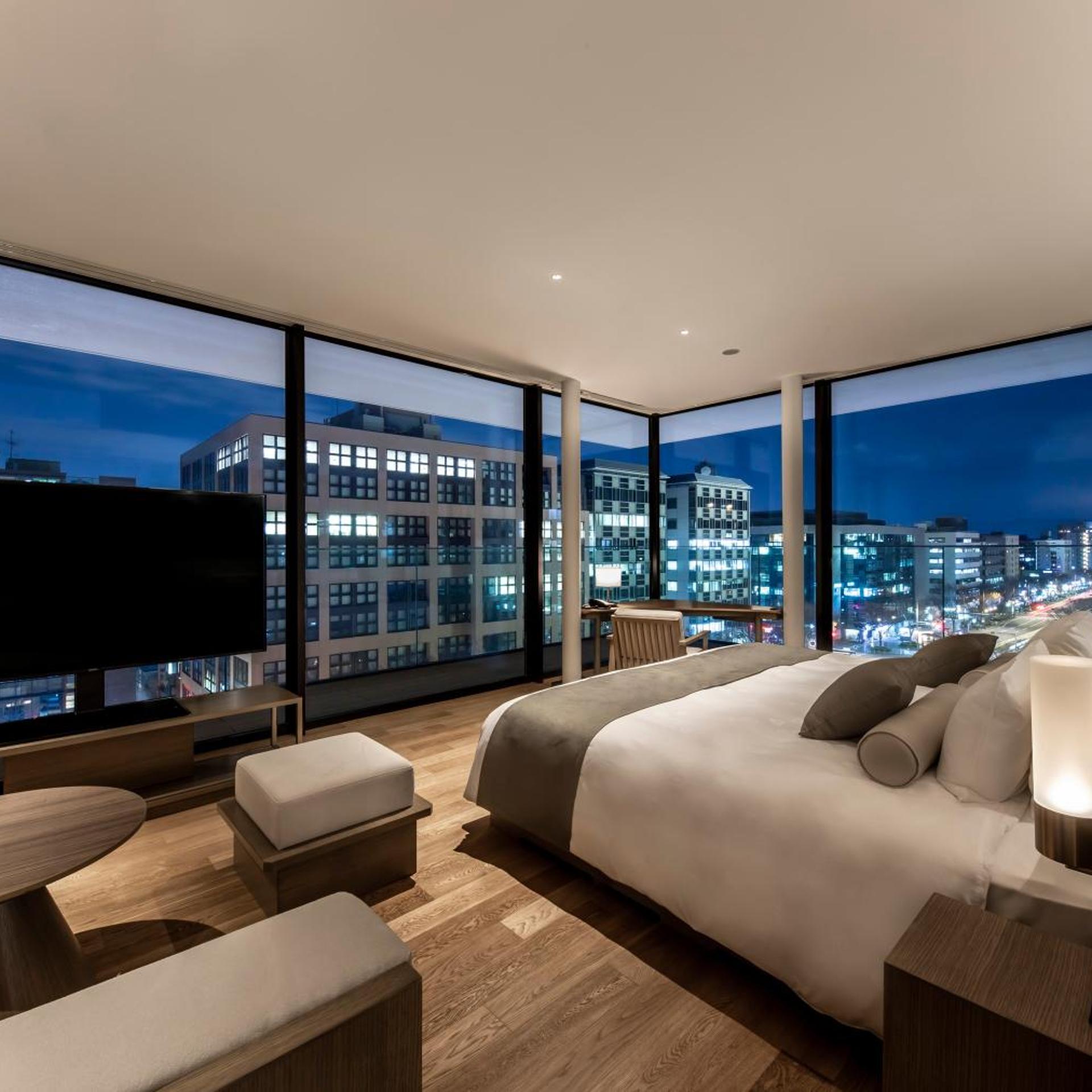 Room, Double Bed, Balcony, Corner