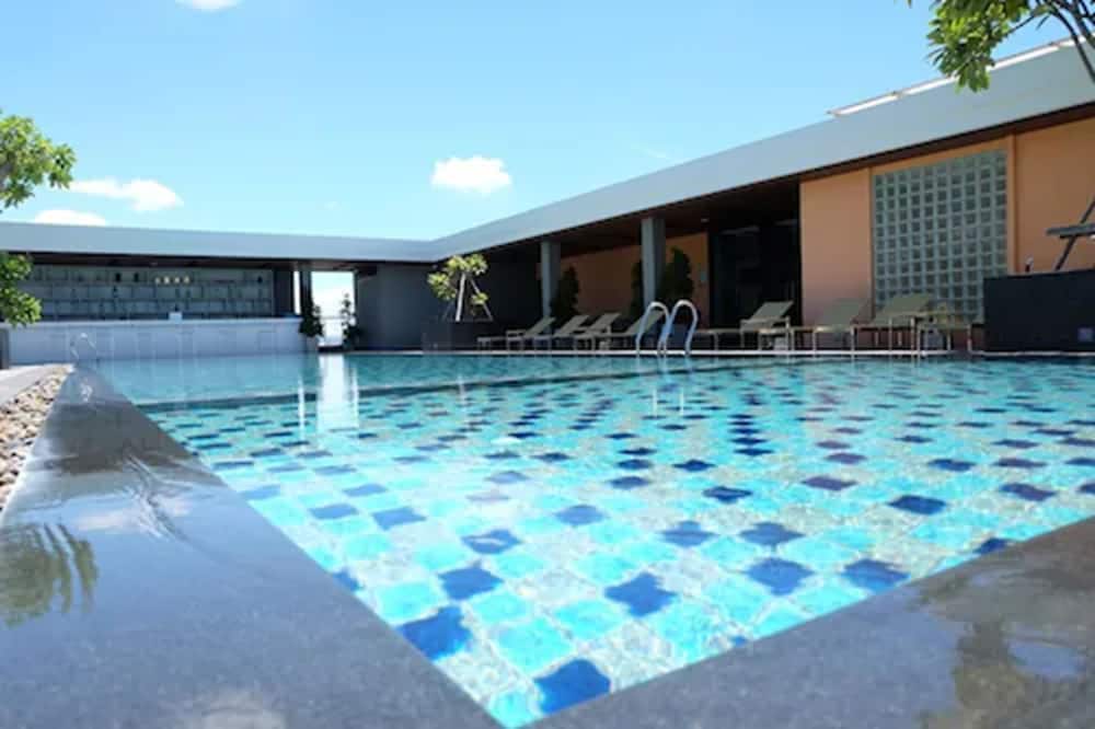 Season Five Hotel 34/53