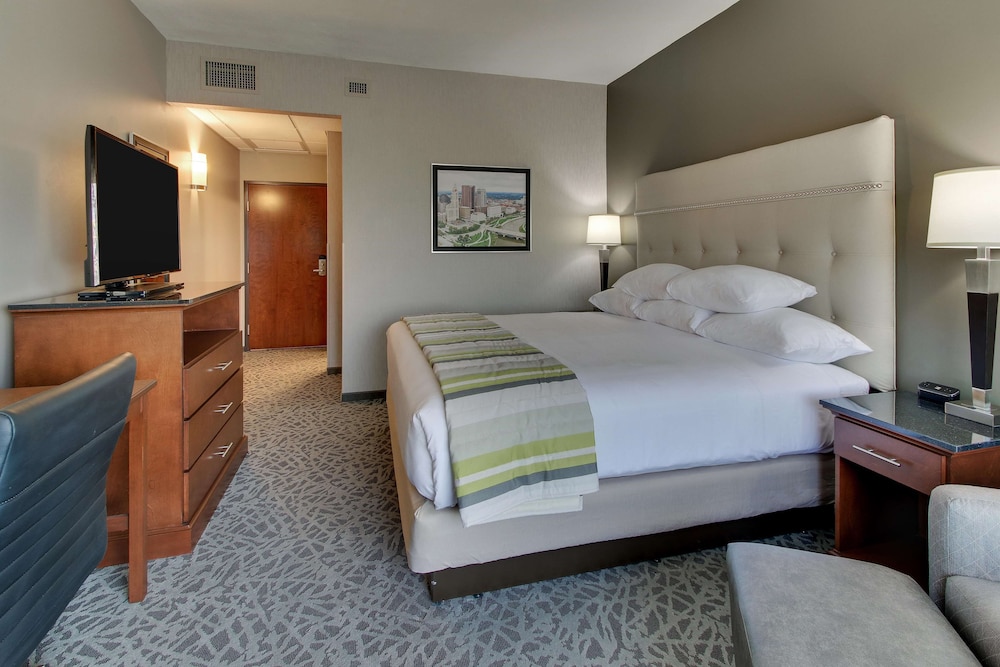 Drury Inn & Suites Cleveland Beachwood 11/50
