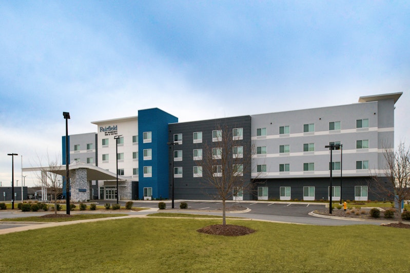 Fairfield Inn & Suites by Marriott Charlotte University Research Park 1/17