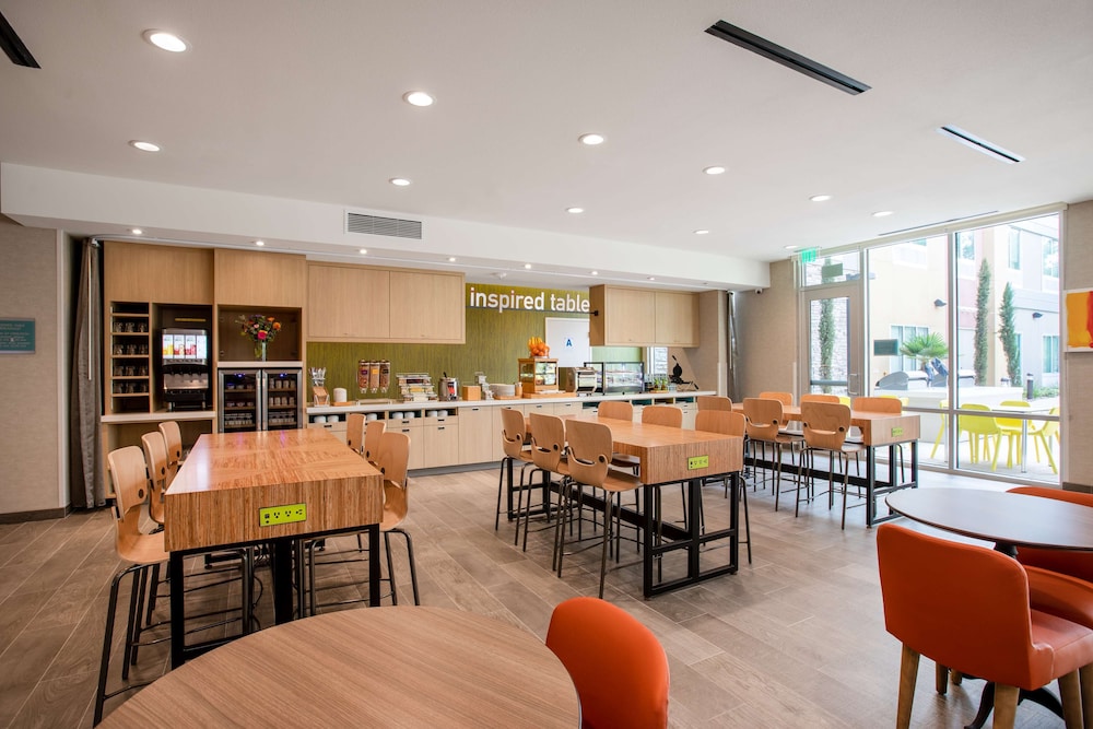 Home2 Suites By Hilton Carlsbad CA 27/44