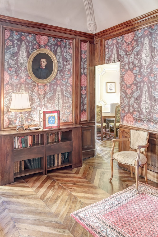 CHATEAU D AYRES 4/72