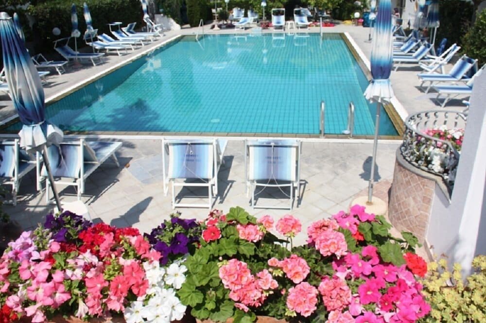 Hotel Villa Tre Sorelle 46/50